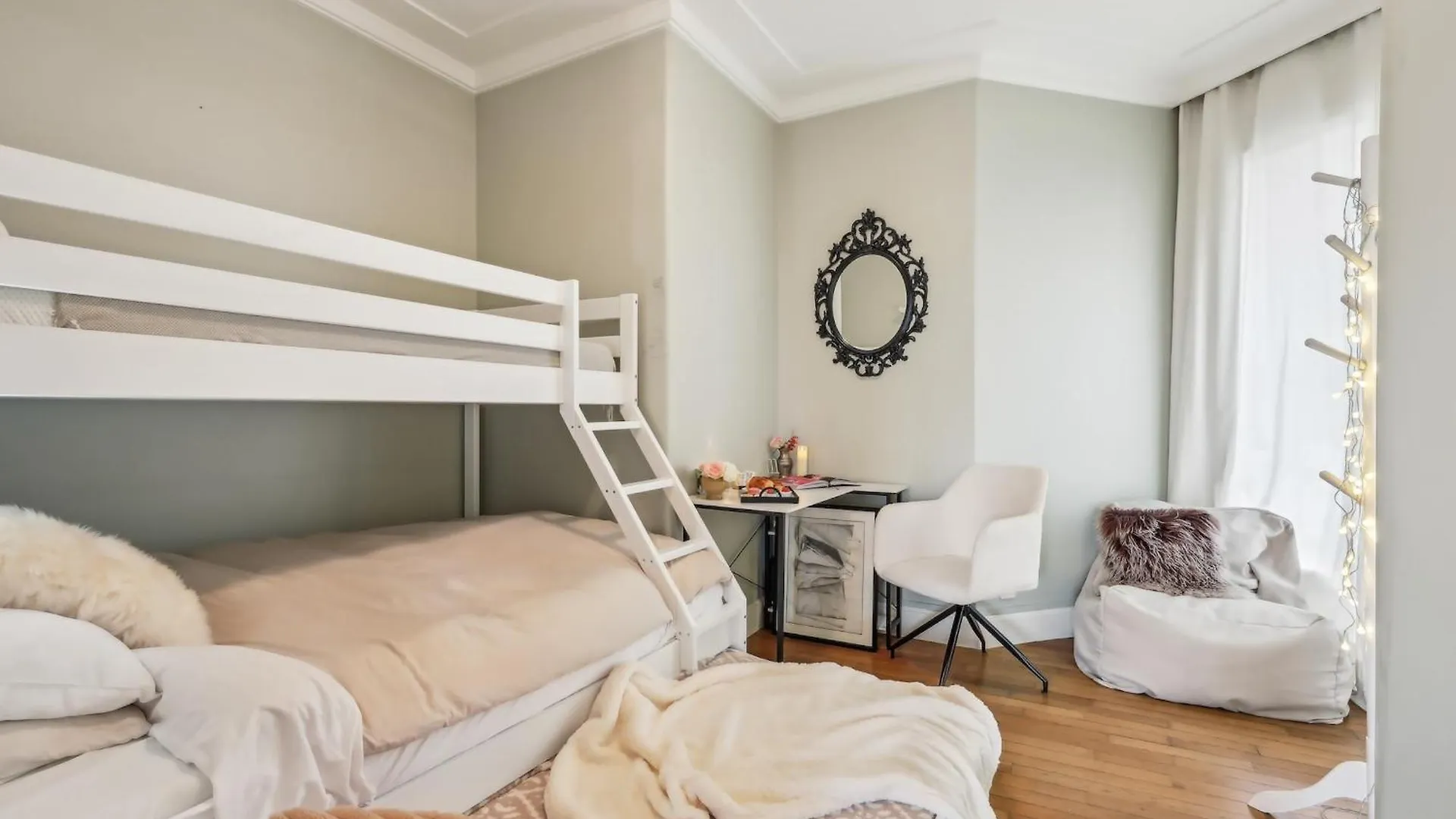The Eiffel Tower And Seine Views With Balcony - Cityapartmentstay شقة