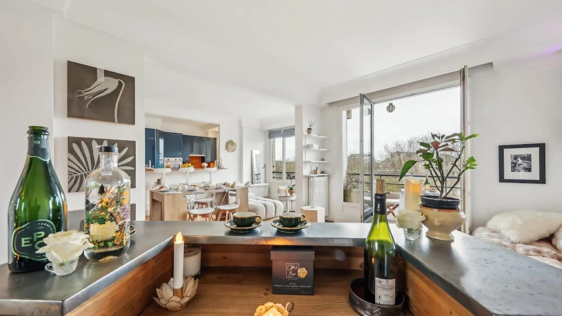 The Eiffel Tower And Seine Views With Balcony - Cityapartmentstay Apartman *