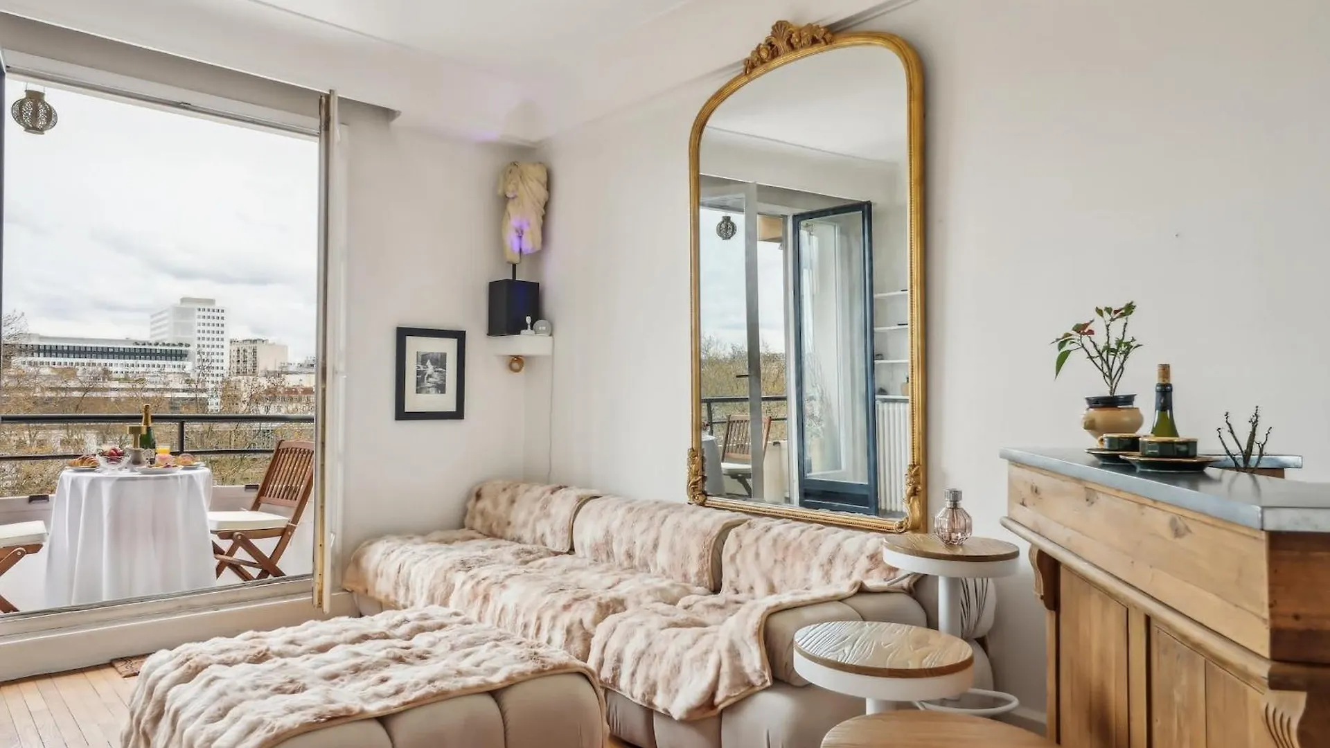 The Eiffel Tower And Seine Views With Balcony - Cityapartmentstay Apartment *