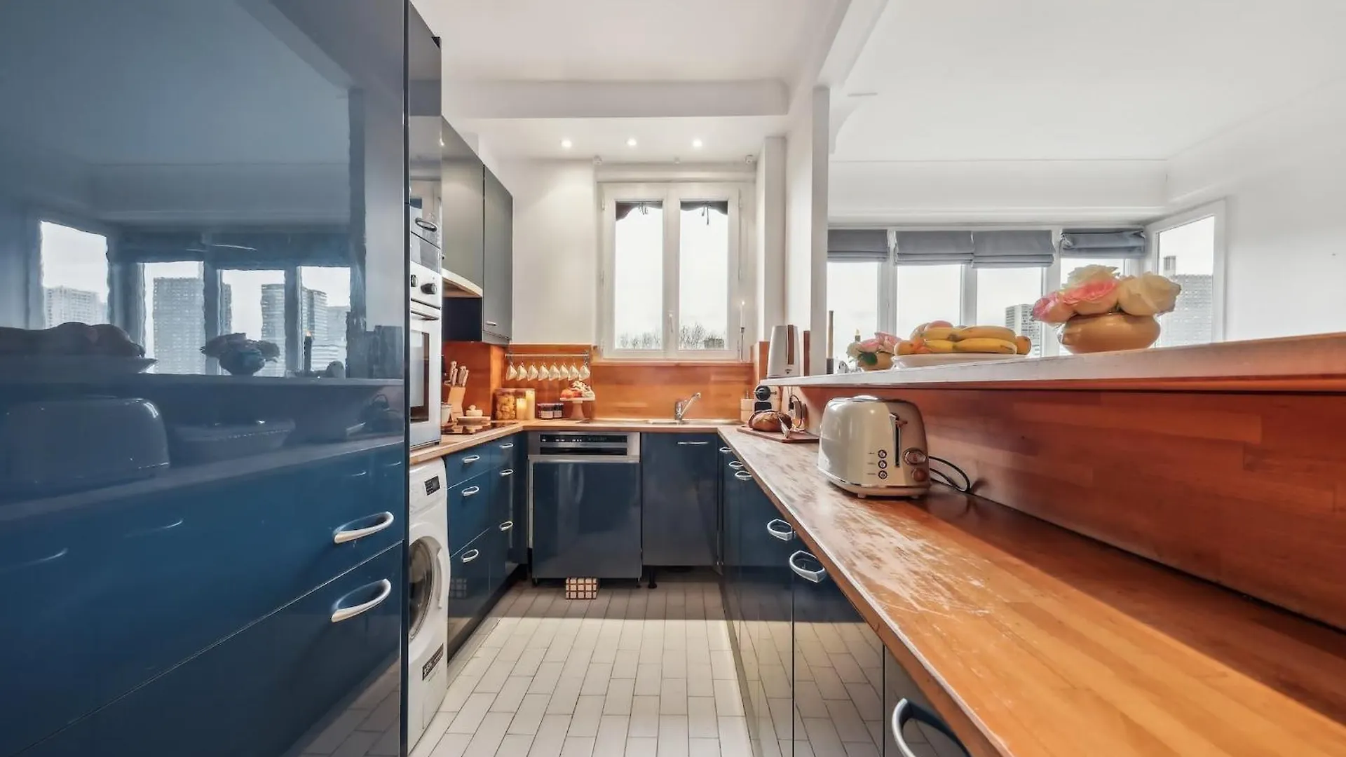The Eiffel Tower And Seine Views With Balcony - Cityapartmentstay Apartment *