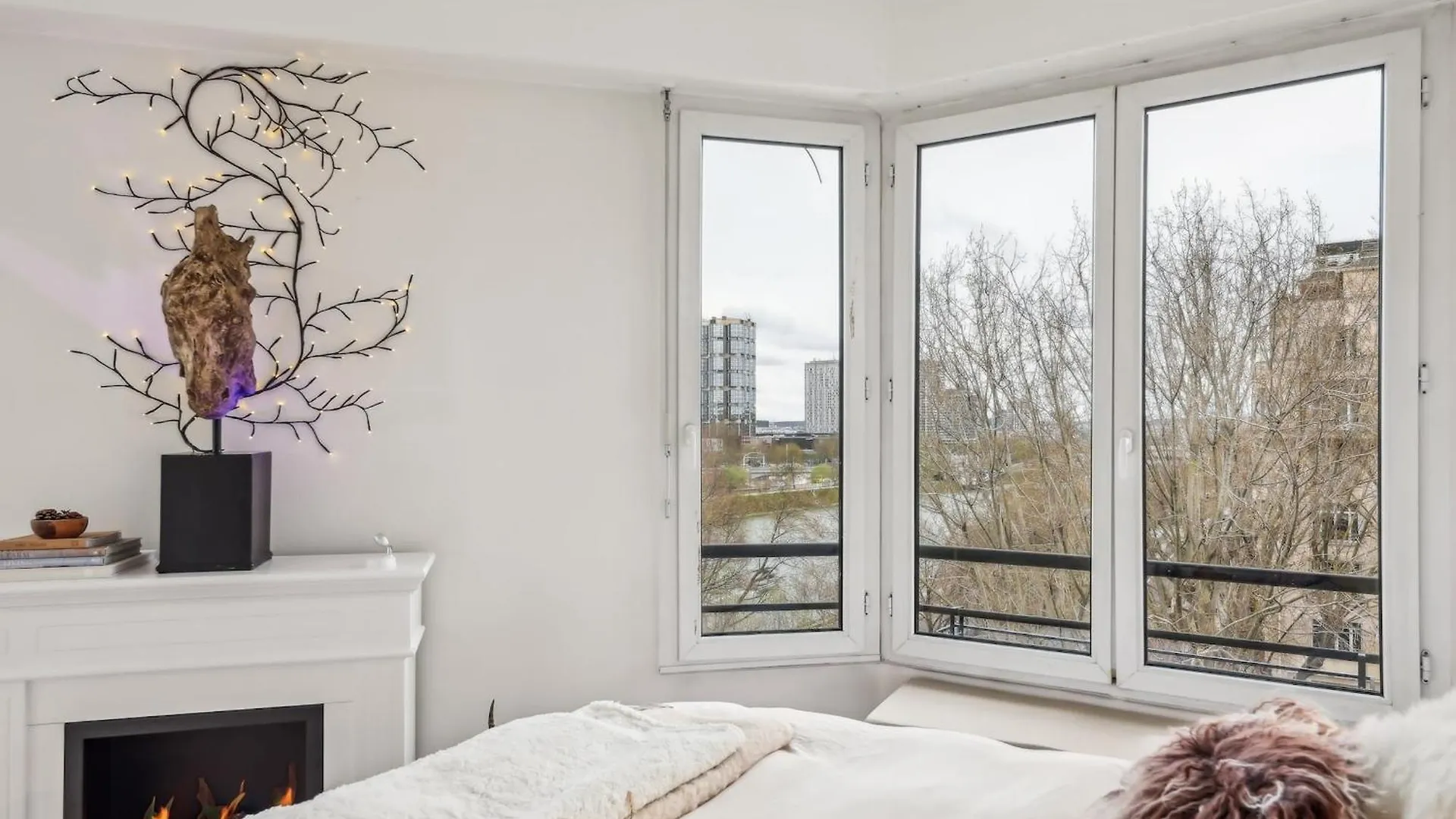 Apartment The Eiffel Tower And Seine Views With Balcony - Cityapartmentstay *